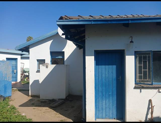5 BEDROOM HOUSE FOR SALE IN PENINA PARK